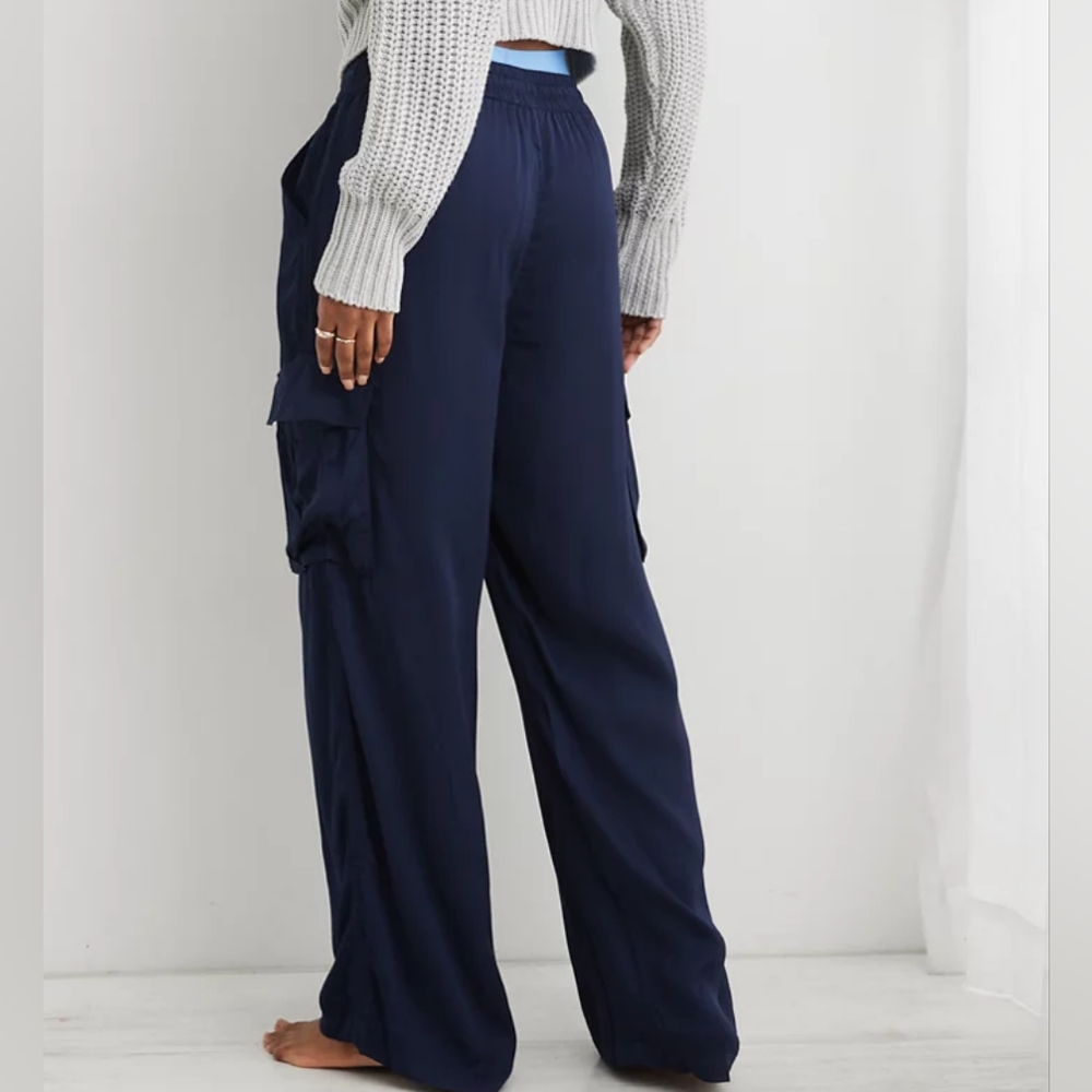 AERIE NWT Navy Blue Shiny Satin Women's Drawstring Loose Fit Cargo Pants - Picture 2 of 11